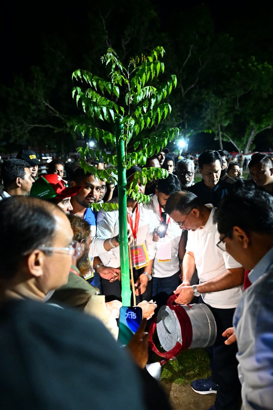 কিশোরগঞ্জের ঐতিহাসিক শোলাকিয়া ঈদগাহ মাঠে বৃক্ষরোপণ উদ্বোধন করেন প্রধানমন্ত্রী তারেক রহমান