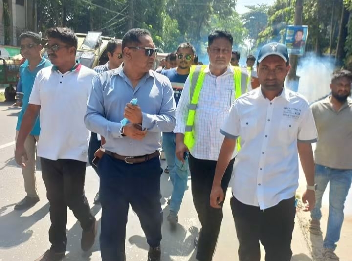 আলমগীর হোসেন সিটির উদ্যোগে কিশোরগঞ্জে মা ও শিশু কল্যাণ কেন্দ্রে মশা নিধন অভিযান